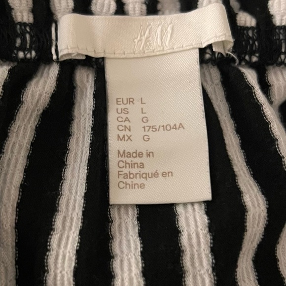 H&M Black and White Striped Blouse - Picture 2 of 4